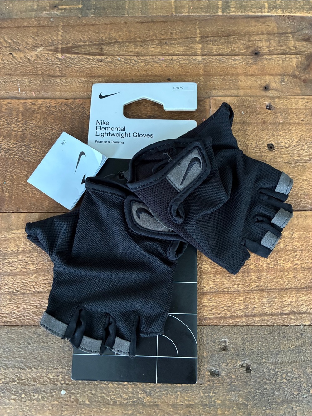 NWT Nike Women's Elemental Lightweight Fingerless Training Gloves